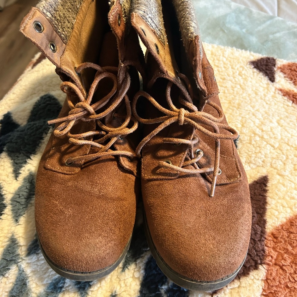 Brown Suede women’s booties